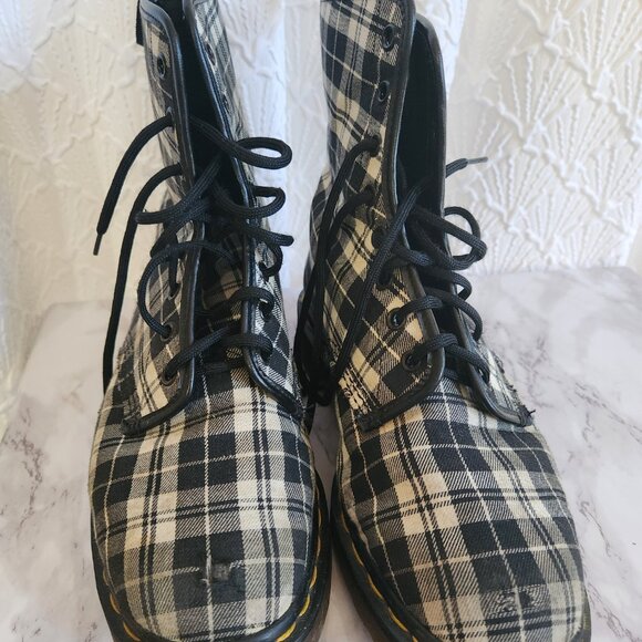 Dr Martens The Original Made in England Plaid Black White Ankle Boots Men 7 - Picture 2 of 10